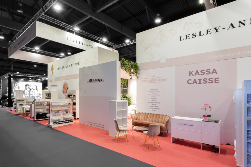 Beursstand Lesley-Ann Poppe op Estetika